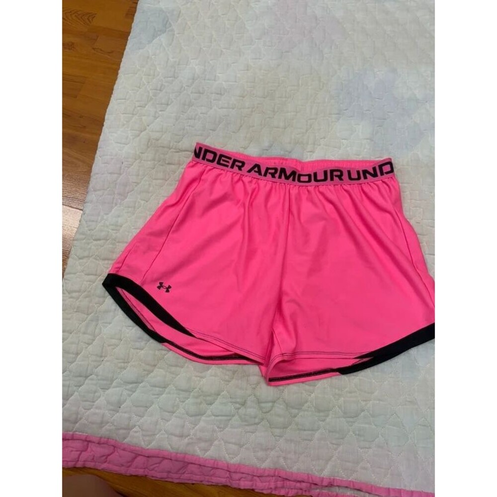Under Armour Women’s Hot Pink Performance Shorts L